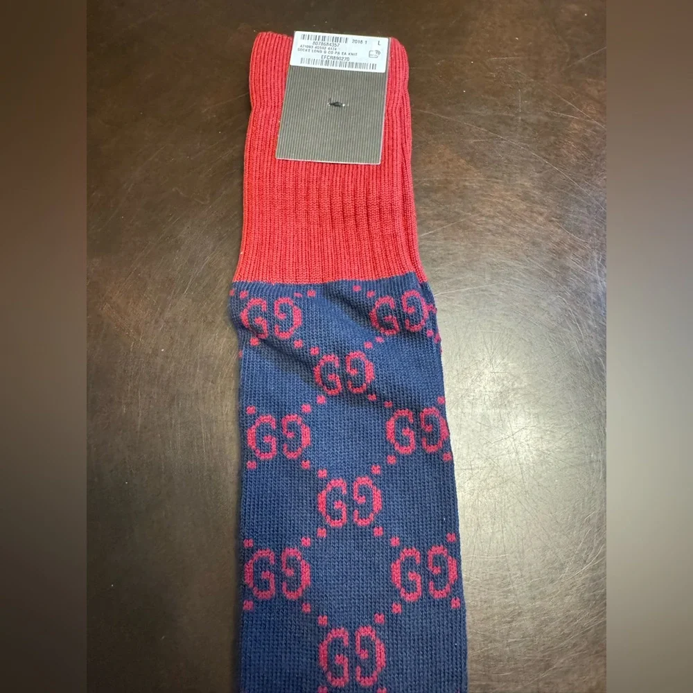 New Authentic Gucci GG Supreme Logo Navy Red Socks Size L